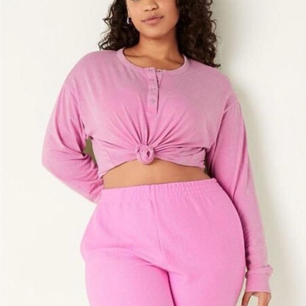 VS Pink - Campus Cropped Henley